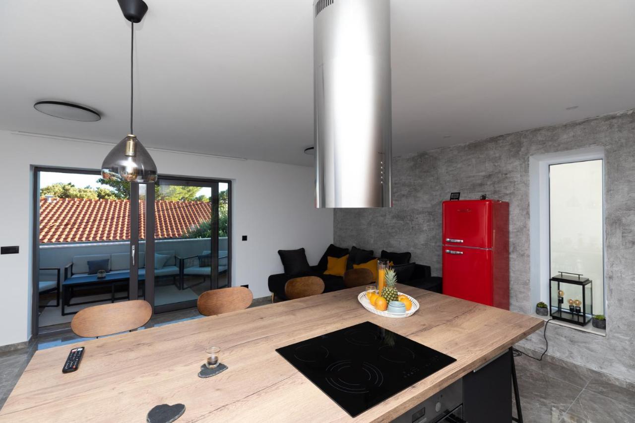Luxury Apartman Tinel Mimice Exterior foto