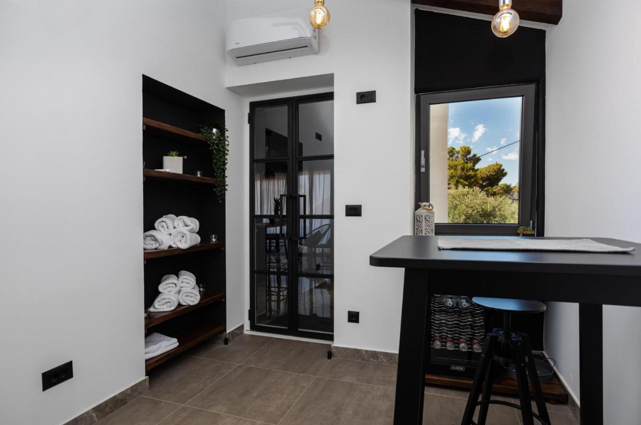 Luxury Apartman Tinel Mimice Exterior foto